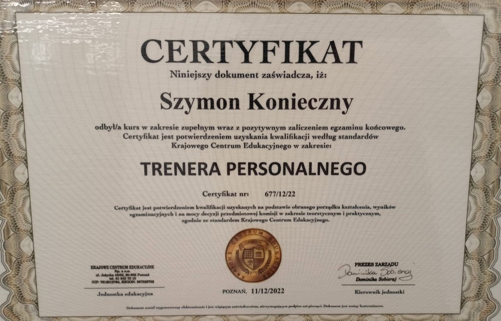 Certyfikat trenera personalnego — Szymon Konieczny, Krajowe Centrum Edukacyjne nr 677/12/22